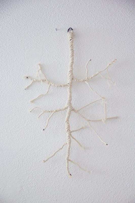 Ramificaciones de la memoria IV — escultura en cuerda tejida